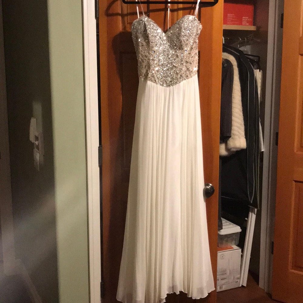 Prom Dress - Picture 2 of 5